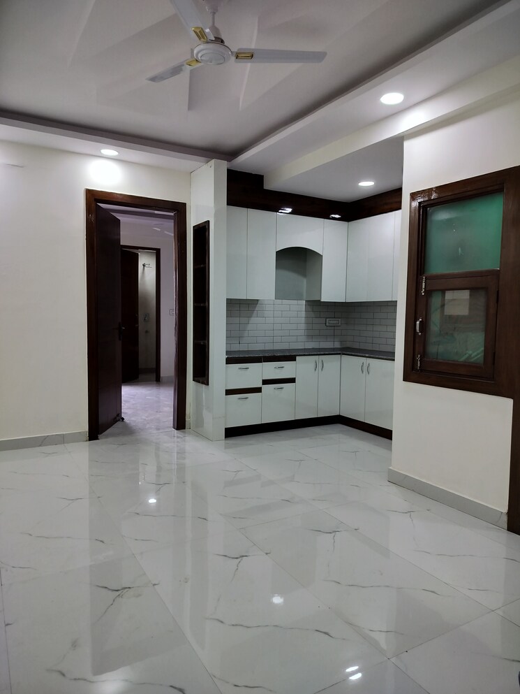 Room, aarya-vihar 3 Bedroom 1500 Sq.Ft. Builder Floor In Sector 73 Noida 9179229