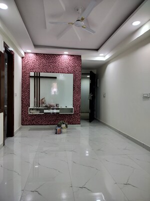 Room in 3 BHK Builder Floor at Aarya Vihar, Sector 73 – for Sale