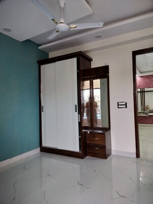 Building Lobby in 3 BHK Builder Floor at Aarya Vihar, Sector 73 – for Sale