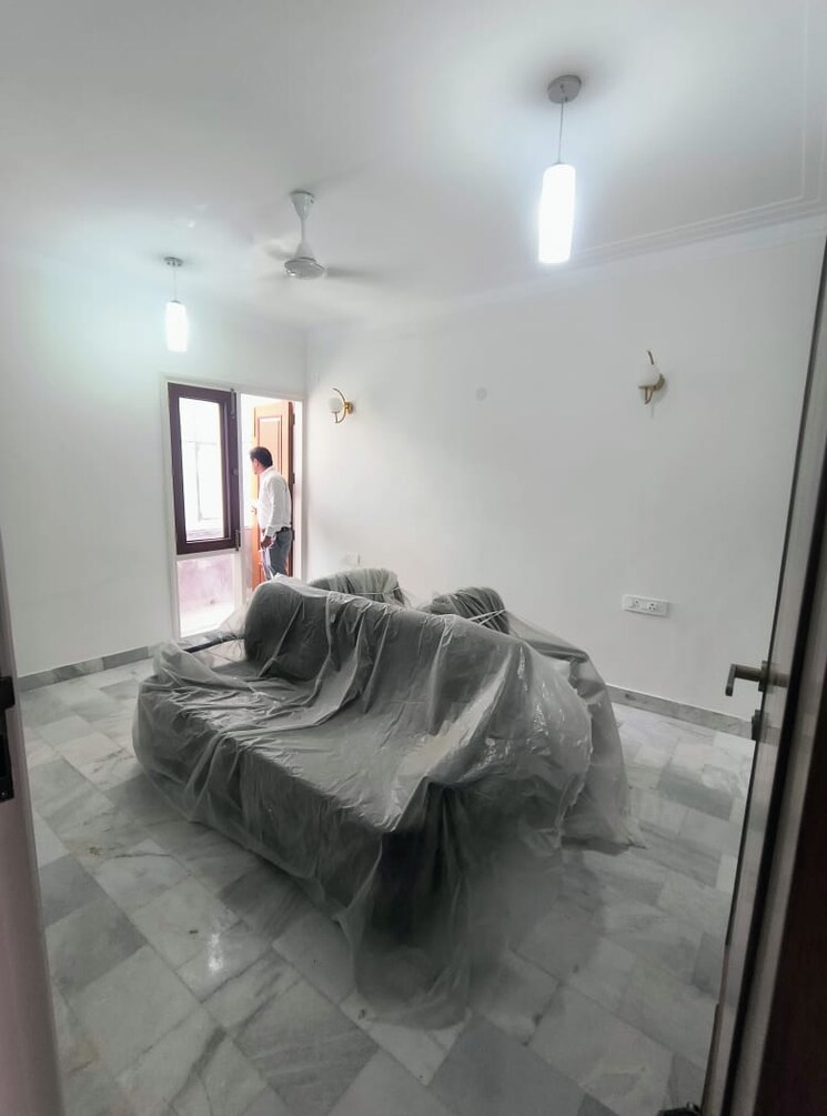 Bedroom, hauz khas 3 Bedroom 150 Sq.Yd. Builder Floor In Hauz Khas Delhi 9179319