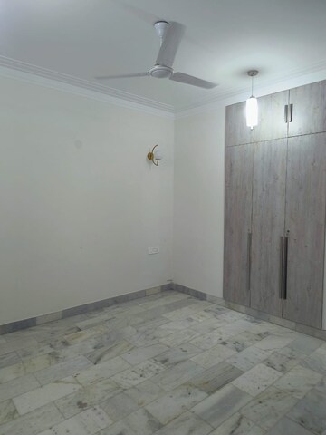 Room in 3 BHK Builder Floor at Hauz Khas – for Rent