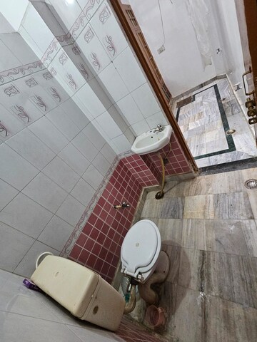 Bathroom in 2 BHK Independent House at Gomti Nagar – for Rent