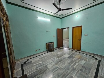 Room in 2 BHK Independent House at Gomti Nagar – for Rent