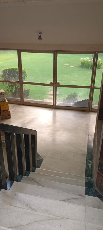 Balcony in 6 BHK Villa at Sainik Farm – for Rent
