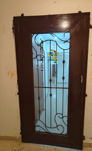 Building Lobby in 2 BHK Independent House at Gomti Nagar – for Rent