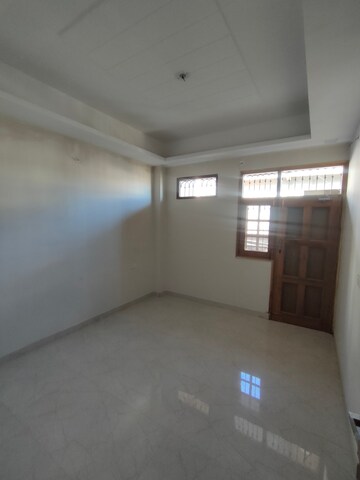 Room in 5 BHK Independent House at Sahastradhara Road – for Sale