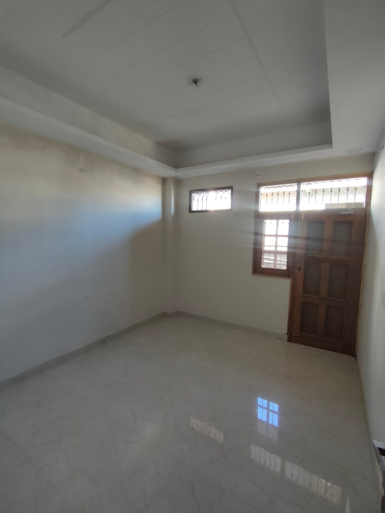 Room, sahastradhara road 5 Bedroom 2500 Sq.Ft. Independent House In Sahastradhara Road Dehradun 9179337