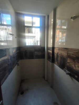 Room in 5 BHK Independent House at Sahastradhara Road – for Sale