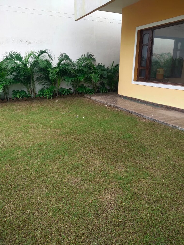 Garden, gmada-eco-city 3 Bedroom 2700 Sq.Ft. Independent House In North Mullanpur Chandigarh 9179334