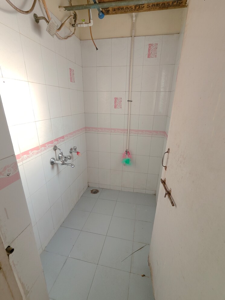 Bathroom, kharadi 1 RK 400 Sq.Ft. Apartment In Kharadi Pune 9179369