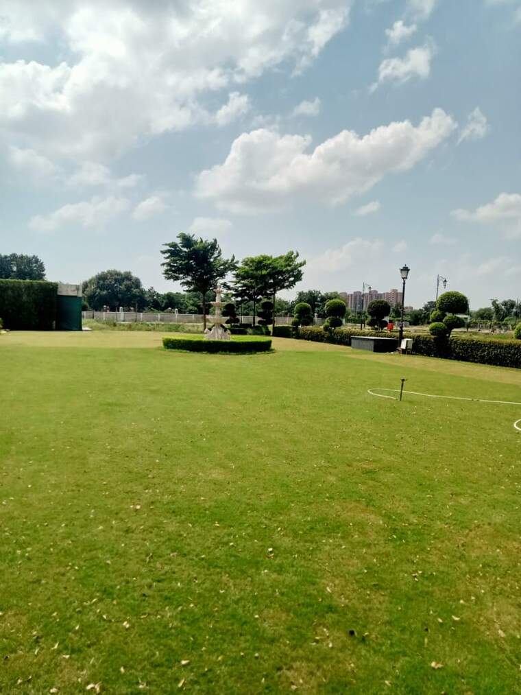 Garden, meffier-golden-park  174 Sq.Yd. Plot In Sohna Sector 4 Gurgaon 9179386