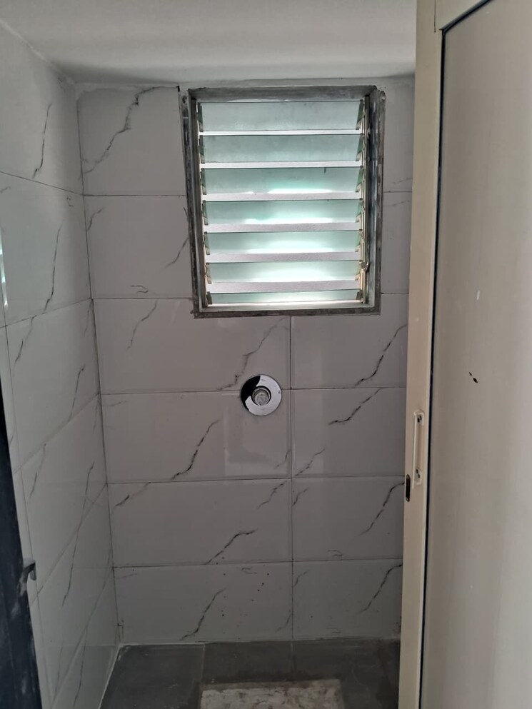 Bathroom, chandak-cornerstone 2 Bedroom 584 Sq.Ft. Apartment In Worli Mumbai 9179428