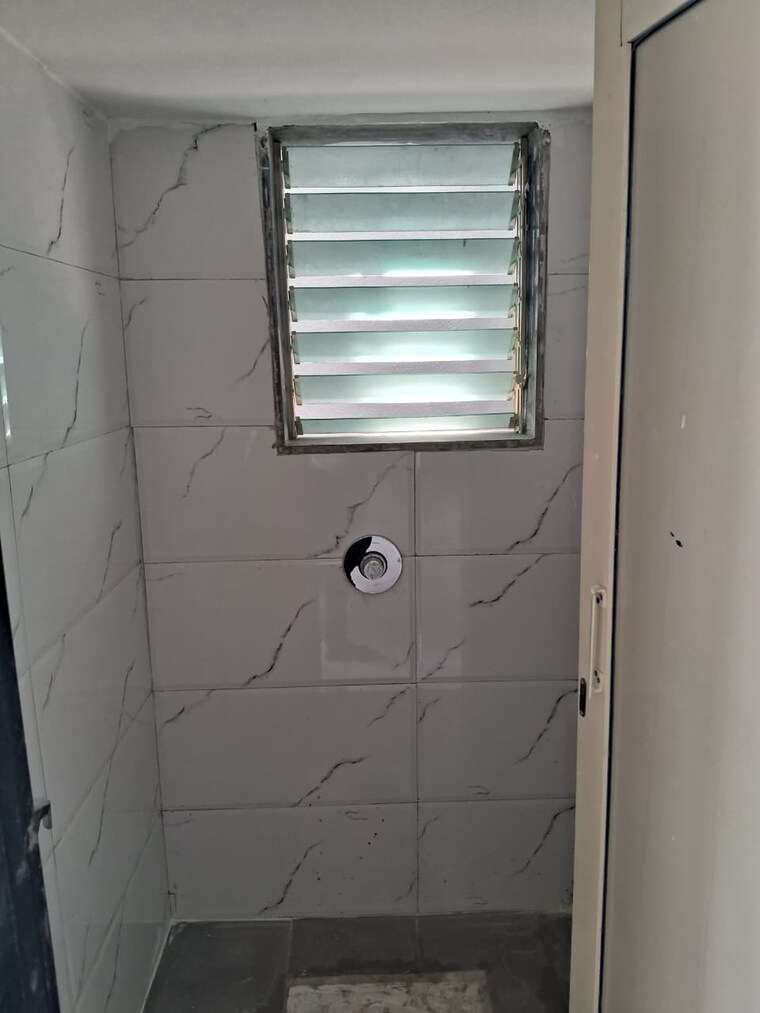 Bathroom, chandak-cornerstone 2 Bedroom 584 Sq.Ft. Apartment In Worli Mumbai 9179428