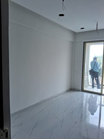 Room in 2 BHK Apartment at Chandak Cornerstone, Worli – for Rent