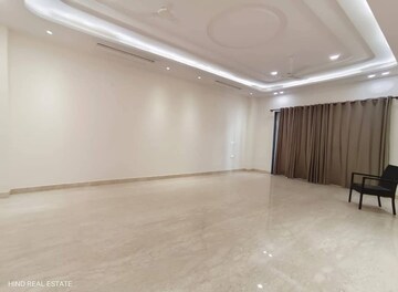 Room in 4 BHK Builder Floor at Saket – for Rent