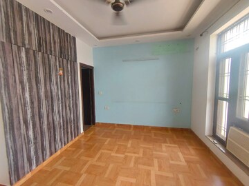 Bathroom in 3 BHK Builder Floor at Sushant Lok 2, Sector 57 – for Sale