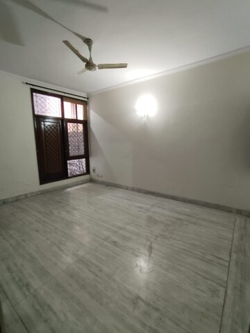 Room in 3 BHK Builder Floor at Greater Kailash Part 3 – for Rent