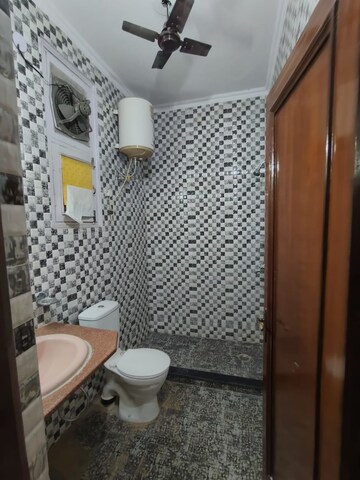 Bathroom in 3 BHK Builder Floor at Greater Kailash Part 3 – for Rent