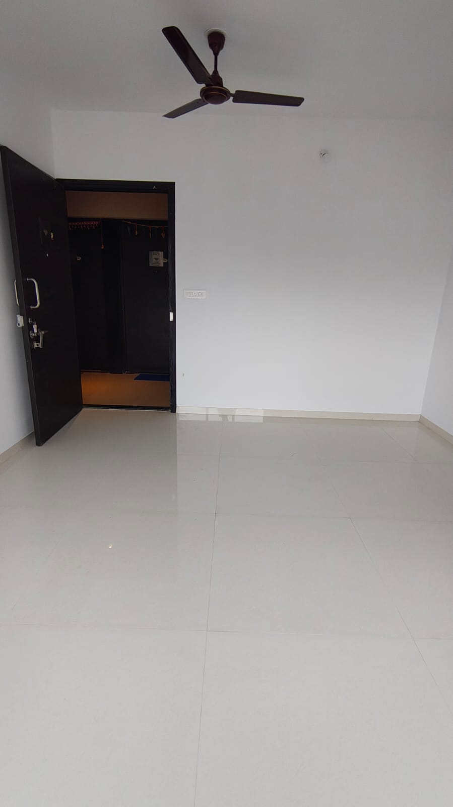 1 BHK + Servant Room Apartment For Rent in Lodha Downtown