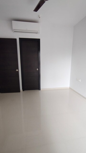 Room in 1 BHK Apartment at Lodha Downtown, Dombivli East – for Rent