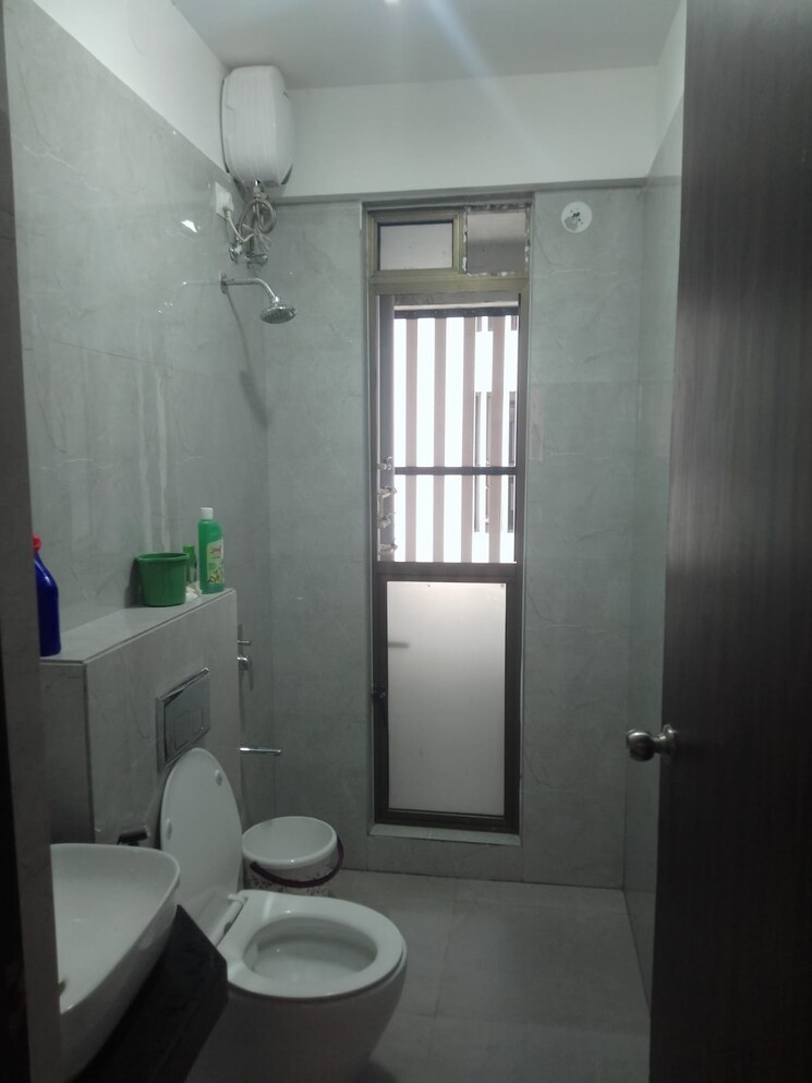 Bathroom, vartak nagar Pg For Boys & Girls In Vartak Nagar 9179716