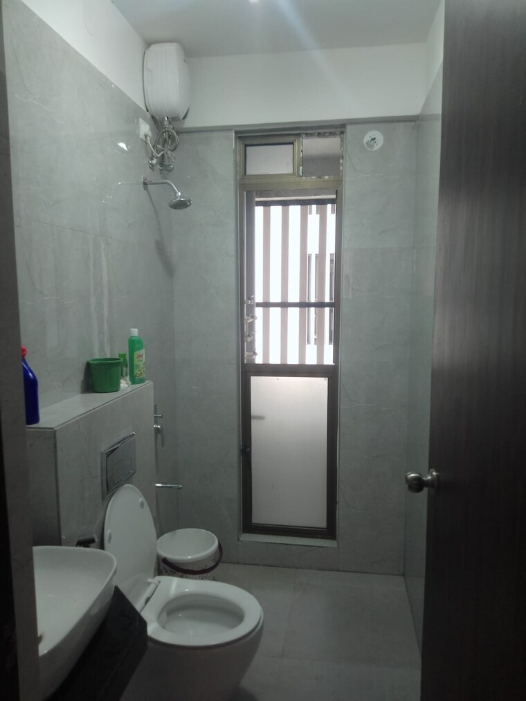 Bathroom, vartak nagar Pg For Boys & Girls In Vartak Nagar 9179716