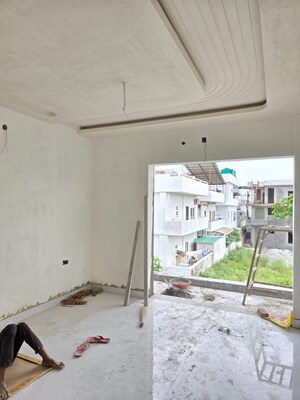 Balcony in 4 BHK Independent House at JakhaN-Rajpur Road – for Sale