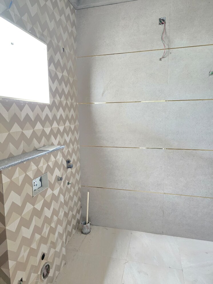 Bathroom, jakhan rajpur road 4 Bedroom 4000 Sq.Ft. Independent House In JakhaN Rajpur Road Dehradun 9179725