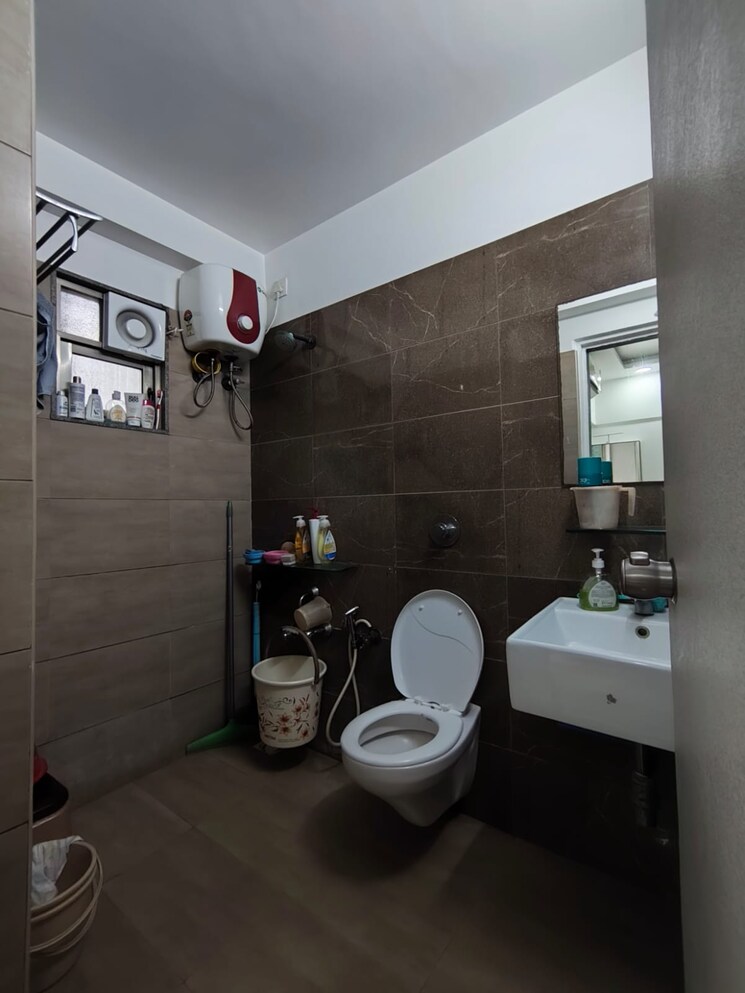 Bathroom, swati-florence 3 Bedroom 1445 Sq.Ft. Apartment In Bopal Ahmedabad 9179776