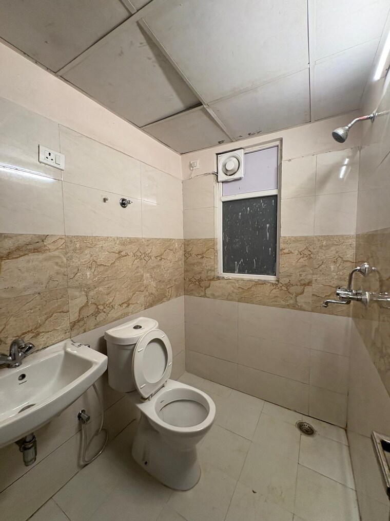 Bathroom, shri-radha-sky-gardens 3 Bedroom 1874 Sq.Ft. Apartment In Sector 16b Greater Noida Greater Noida 9179814
