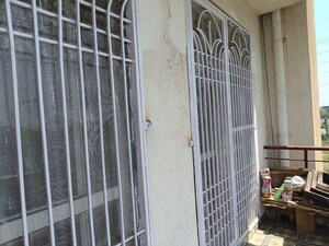 Building Lobby in 3 BHK Builder Floor at Bptp Park Sentosa, Sector 77 – for Sale