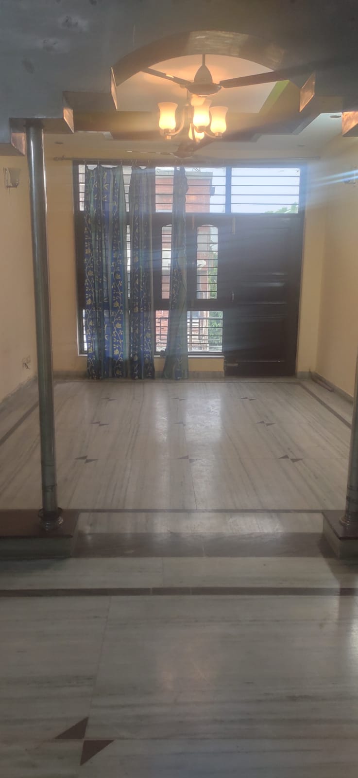 3 BHK + Pooja Room 180 Sq.Mt. Independent House in RWA Apartments Sector 41