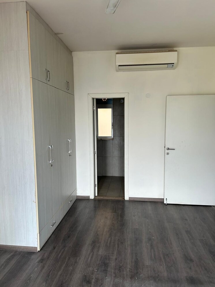 Room, pioneer-park-phase-1 3 Bedroom 2250 Sq.Ft. Apartment In Sector 61 Gurgaon 9179798