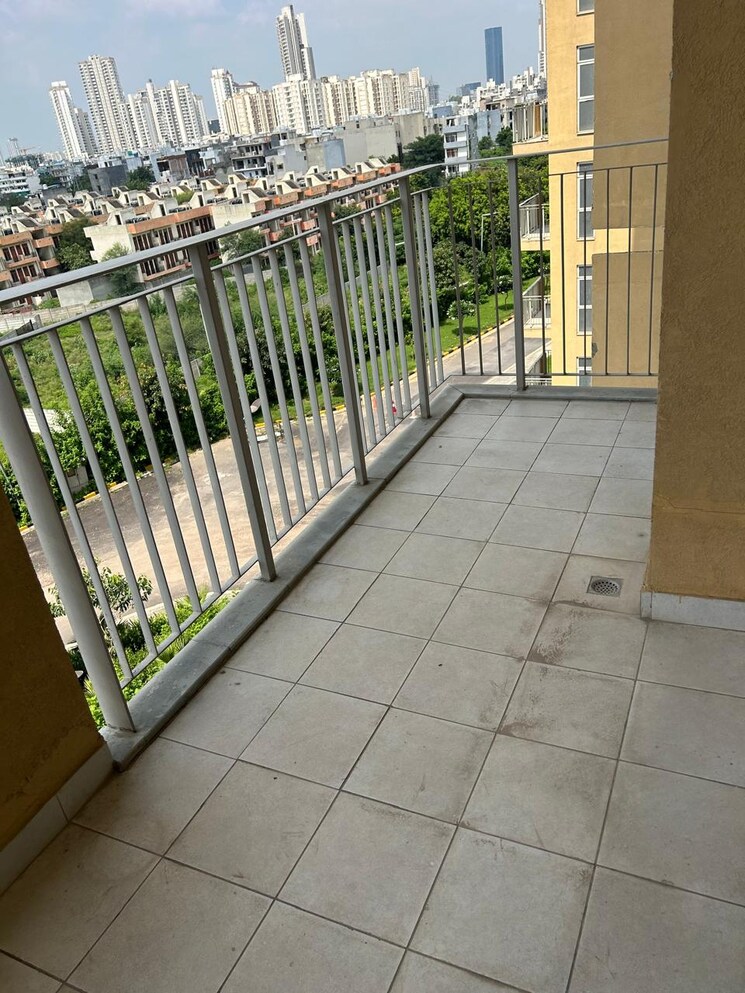Balcony, pioneer-park-phase-1 3 Bedroom 2250 Sq.Ft. Apartment In Sector 61 Gurgaon 9179798