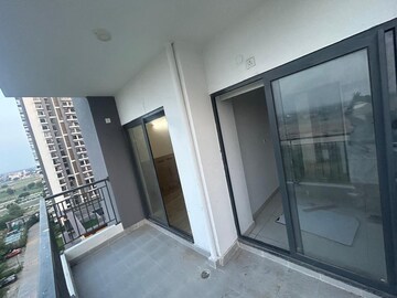 Room in 4 BHK Apartment at Shri Radha Sky Gardens, Sector 16b Greater Noida – for Sale