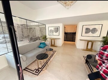 Team Area in 3 BHK Builder Floor at Smart World Orchard, Sector 61 – for Sale