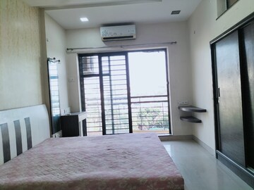 Room in 1 BHK Apartment at K Raheja Heights, Malad East – for Rent
