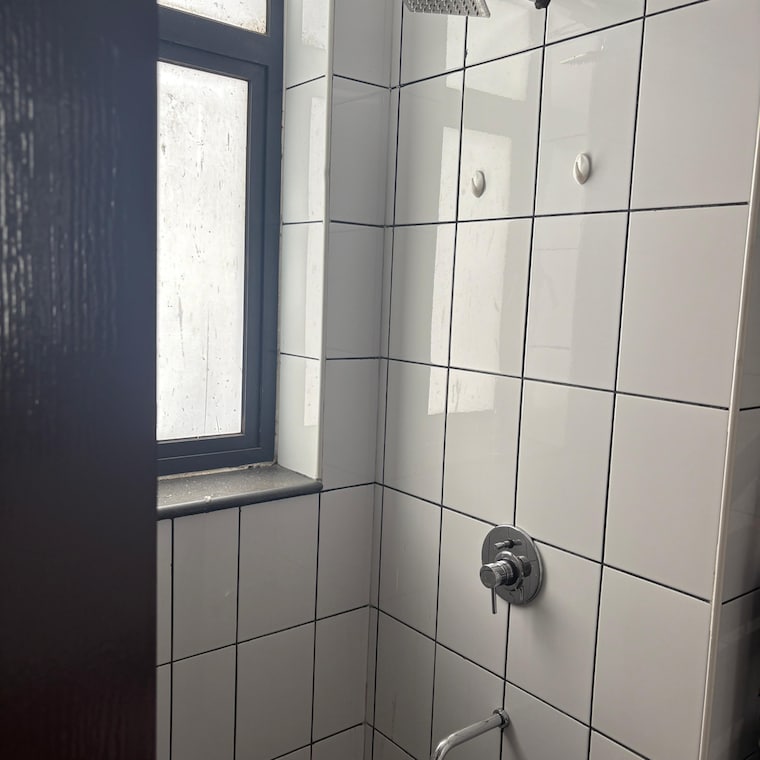 Bathroom, unitech-uniworld-gardens 3 Bedroom 2086 Sq.Ft. Apartment In Islampur Gurgaon 9179861