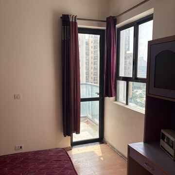 Room in 3 BHK Apartment at Unitech Uniworld Gardens, Islampur – for Rent