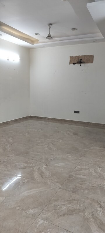 Room in 3 BHK Independent House at Dev Apartments Sector 49, Sector 49 – for Rent
