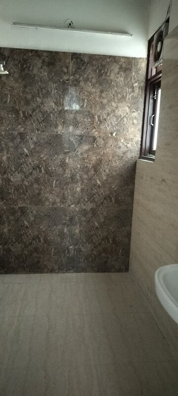 Room in 3 BHK Independent House at Dev Apartments Sector 49, Sector 49 – for Rent