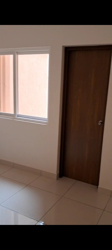 Room in 2 BHK Apartment at Prestige Finsbury Park Hyde, Bagaluru – for Sale
