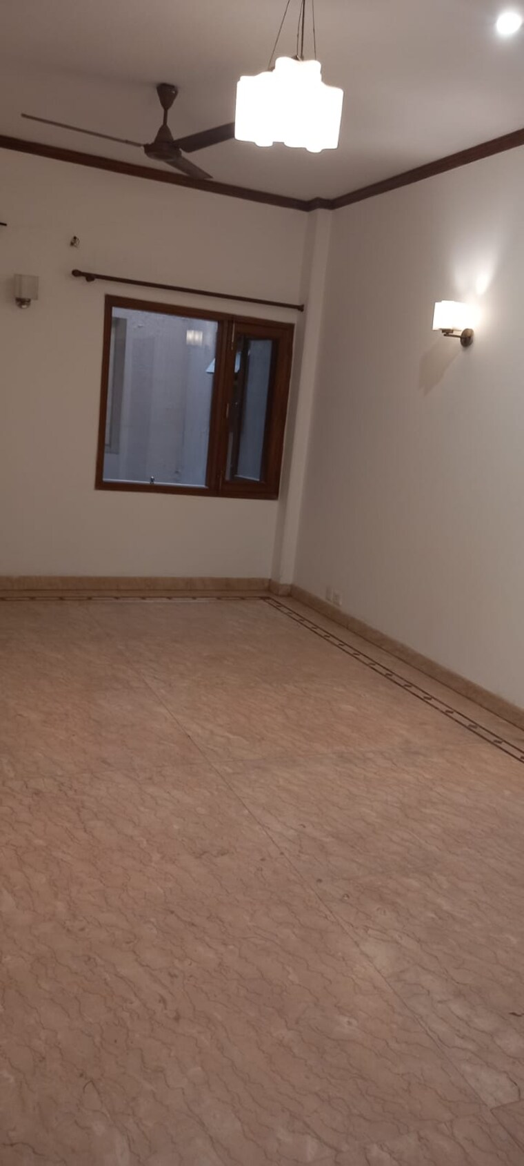 Room, sector 44 6 Bedroom 300 Sq.Mt. Villa In Sector 44 Noida 9179893