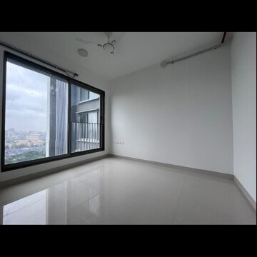 Room in 2 BHK Apartment at Sunteck City Avenue 4, Somani Gram – for Rent