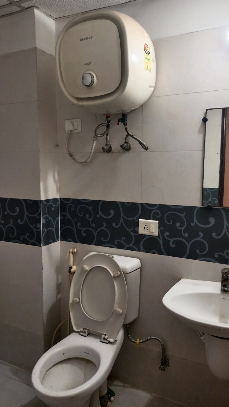 Team Area, antriksh-golf-view 3 Bedroom 1345 Sq.Ft. Apartment In Sector 78 Noida 9179924