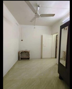 Room in 1 BHK Apartment at Anand Vihar Complex, Kalwa – for Sale