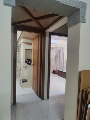 Room in 2 BHK Apartment at Ishaan Apartment, Prabhadevi – for Rent