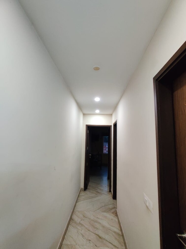 Cover Image, old rajinder nagar Commercial Shop 300 Sq.Ft. In Old Rajinder Nagar Delhi 9179940