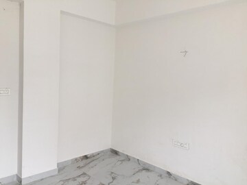 Room in 4 BHK Apartment at Punjabi Para – for Sale