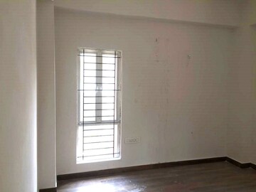 Room in 4 BHK Apartment at Punjabi Para – for Sale